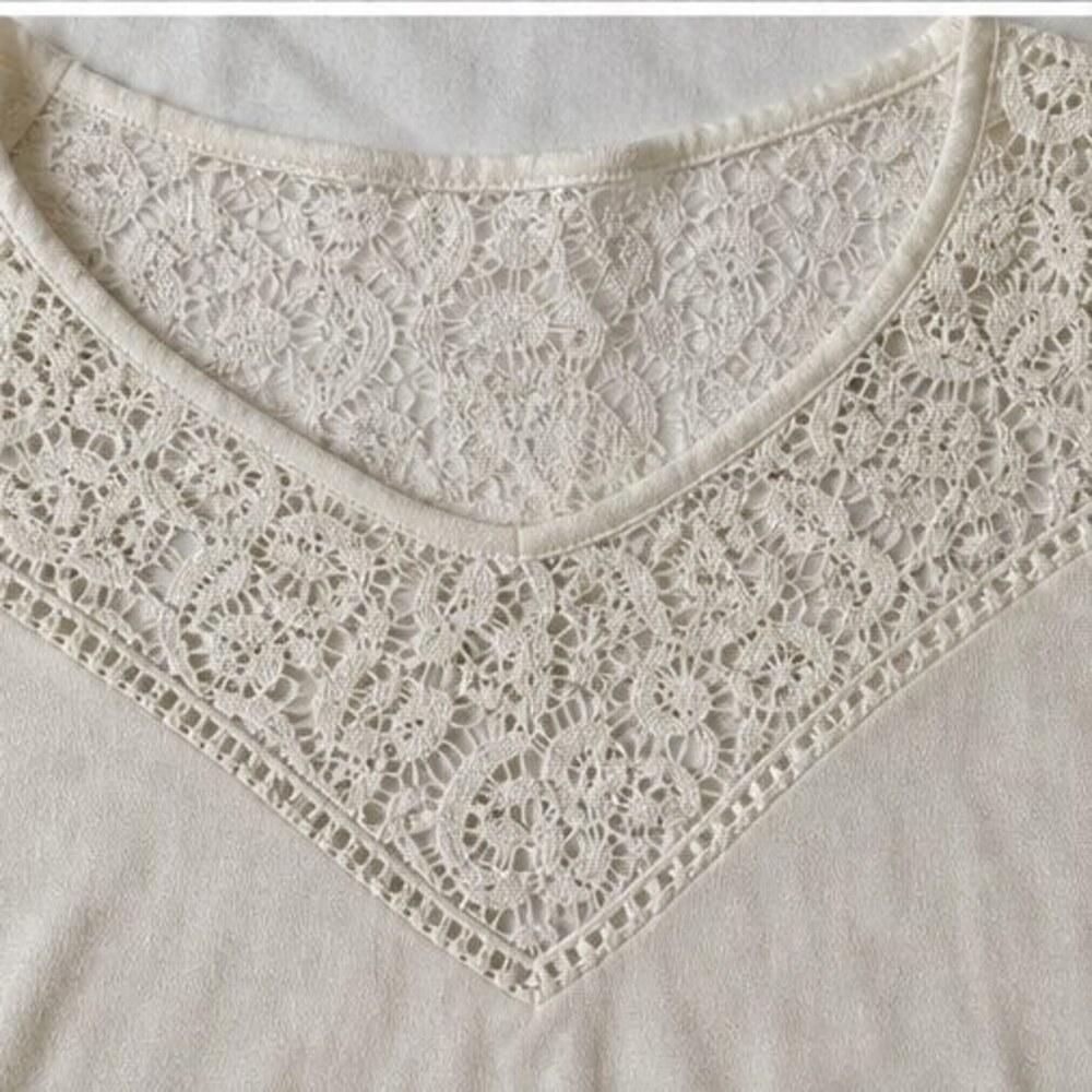 Cream Button Blouse - Picture 4 of 6